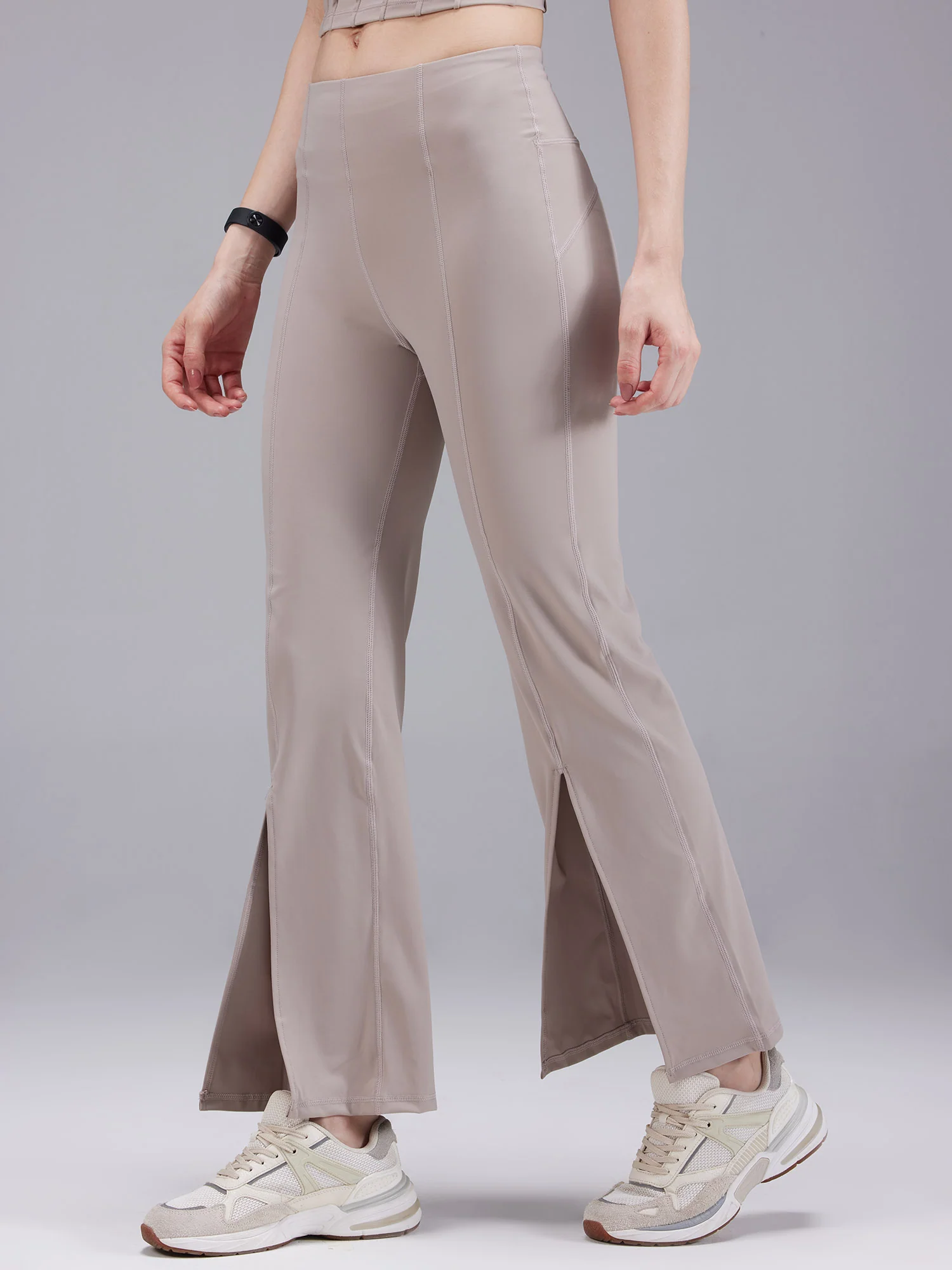 Beige Knot-Retro Set - Image 3