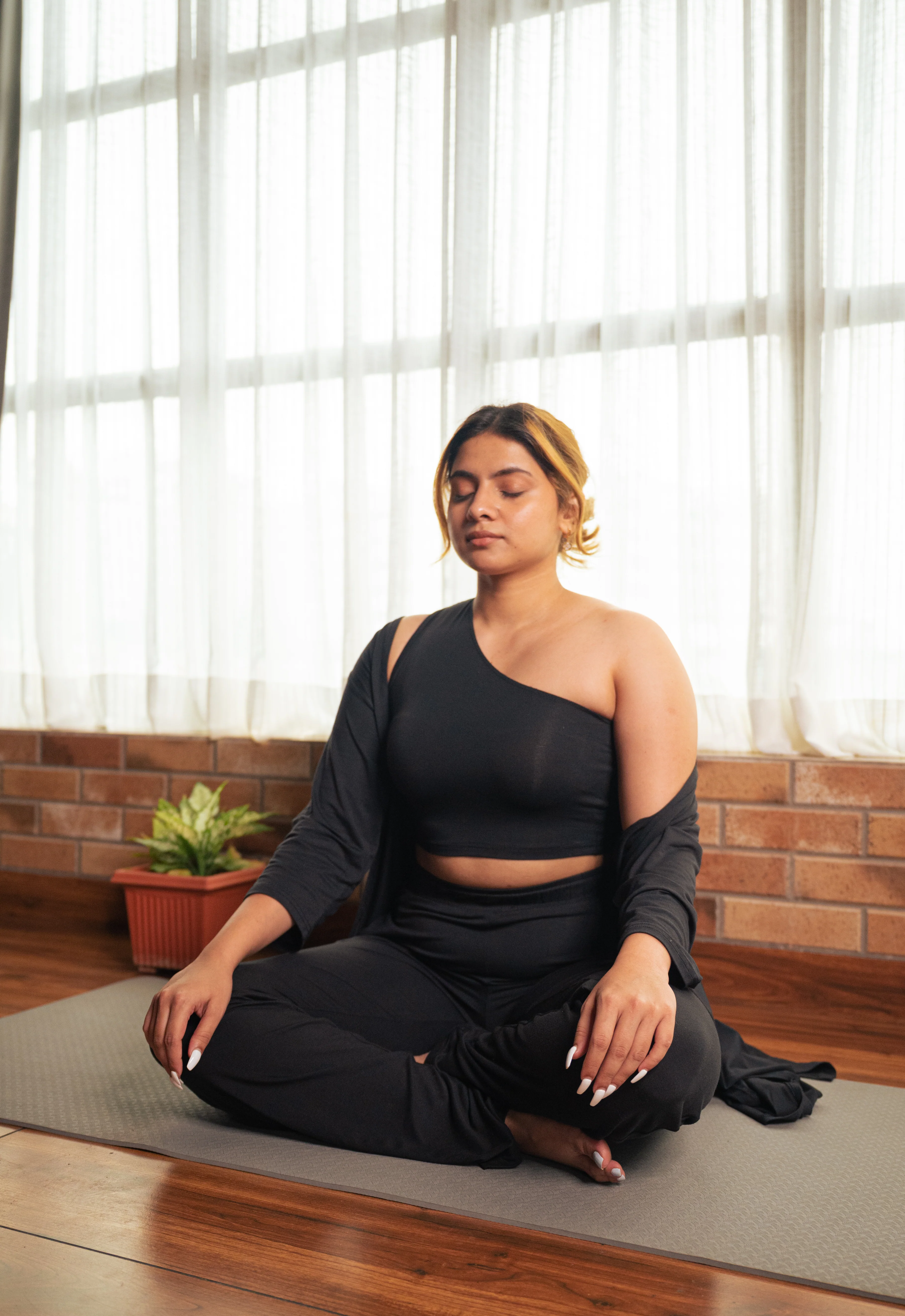 Black Airy Two-Piece Top - Image 7