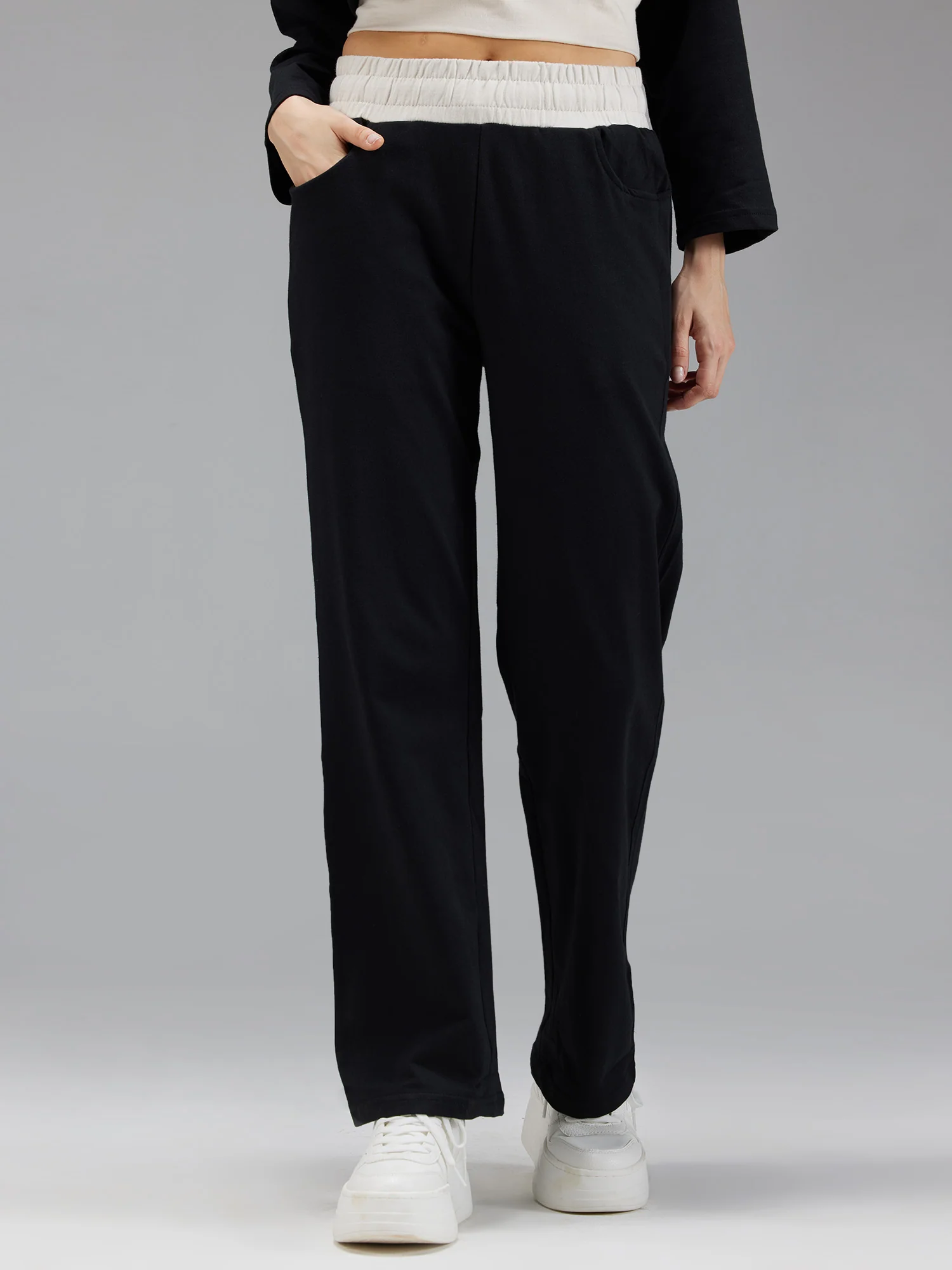 Black Boxy Weekend Set - Image 6