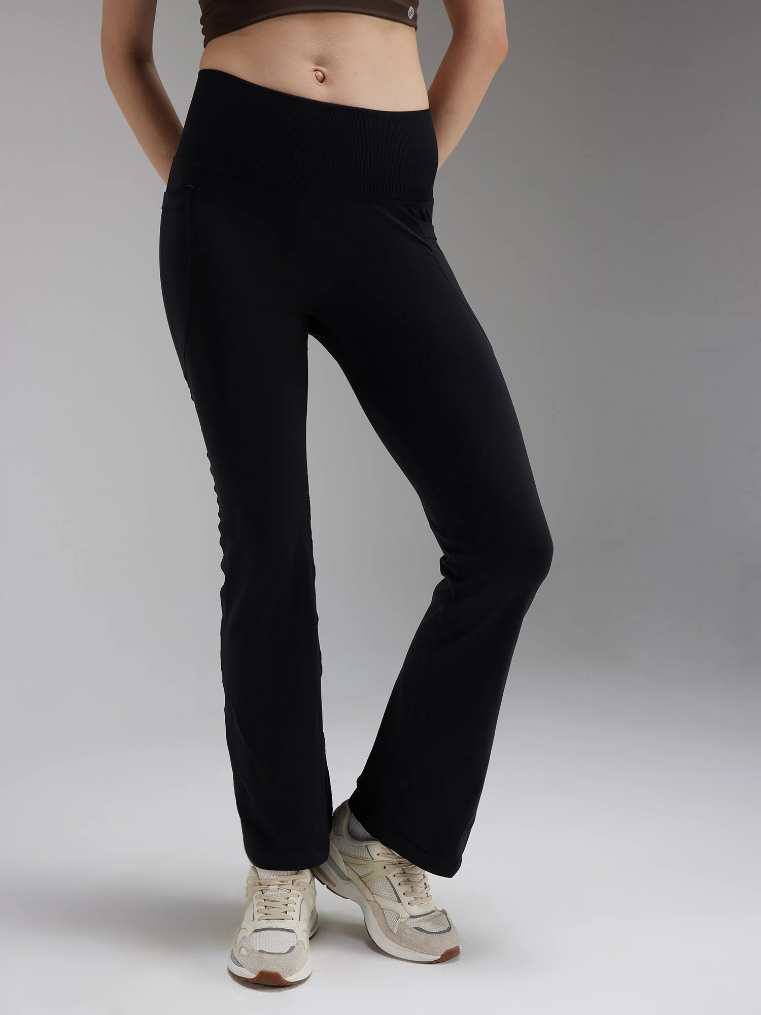 Black Sculpt 2.0 Flare Leggings - Image 5