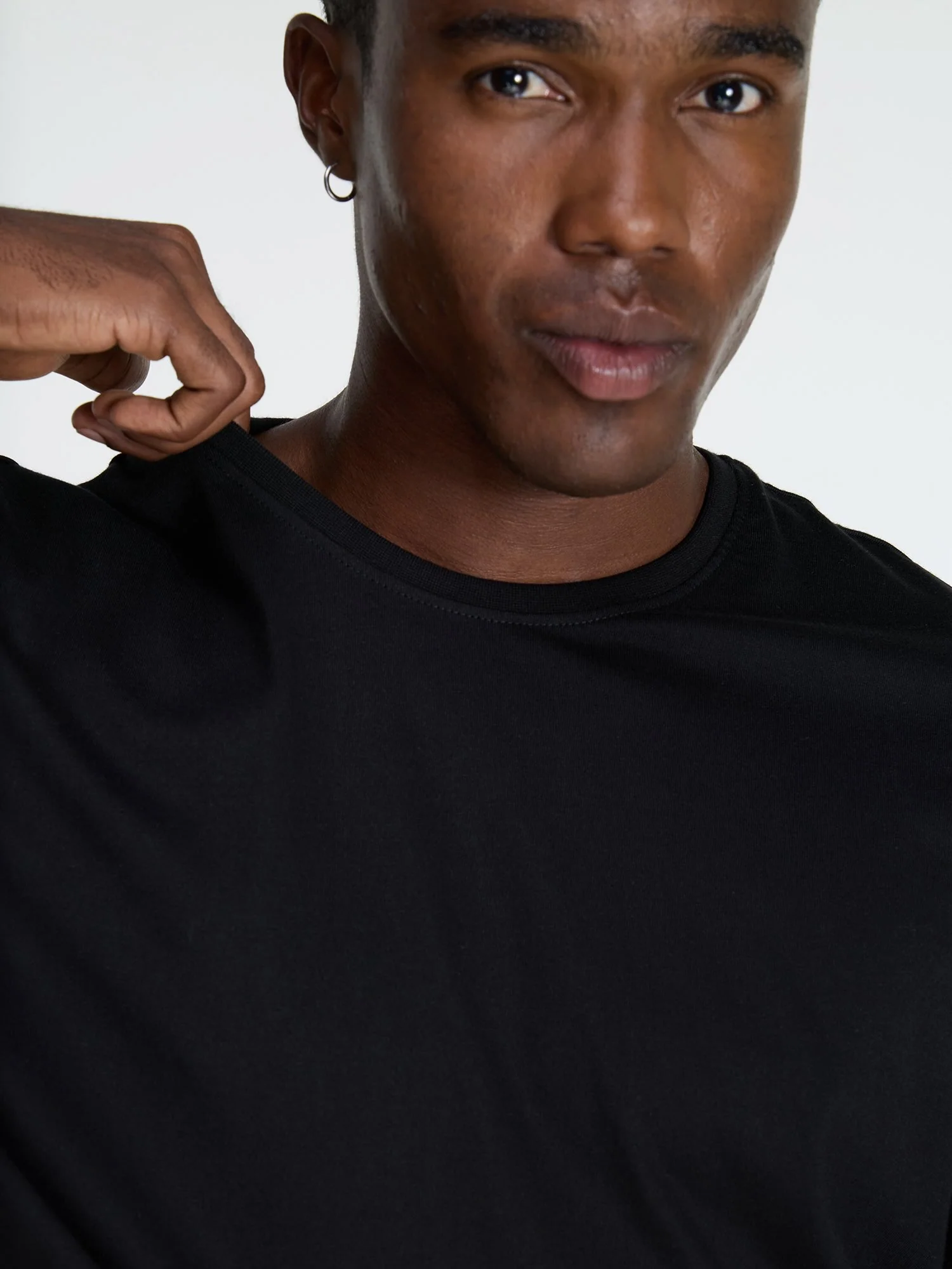 Black Supima Crew Neck T-shirt - Relaxed Fit - Image 6