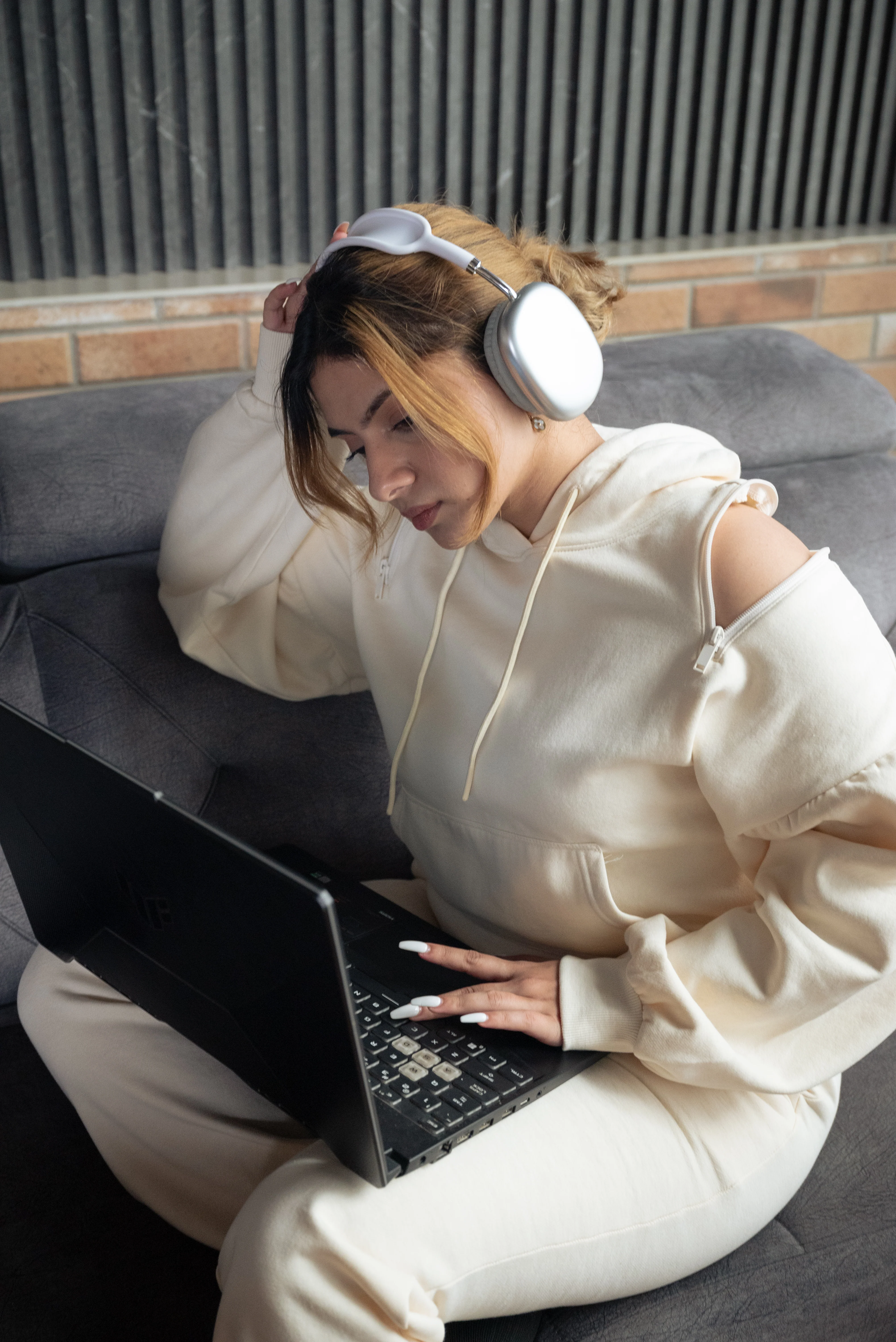 Ivory Transform Hoodie - Image 7