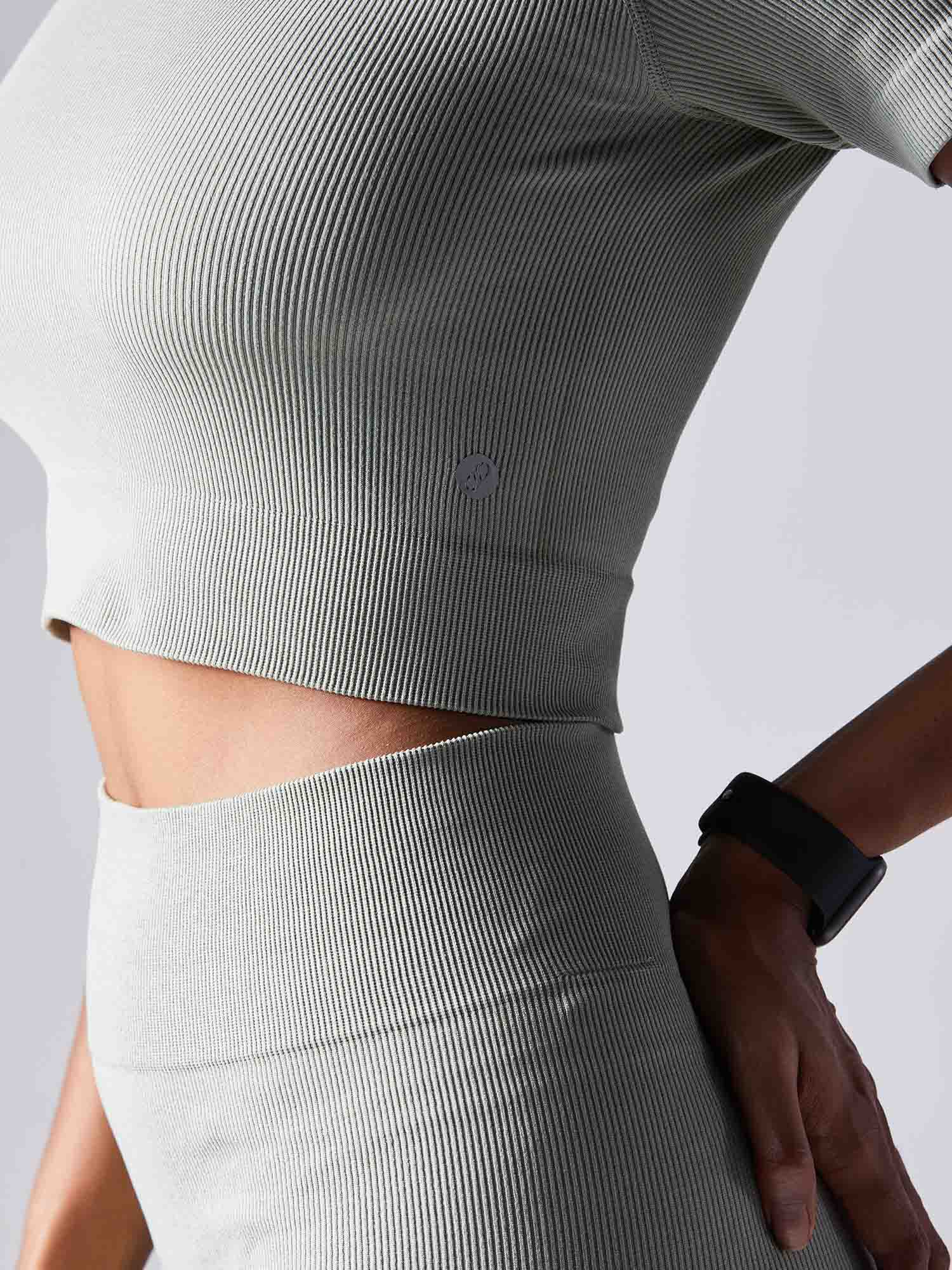 Sage Pulse Cropped T-shirt - Image 7