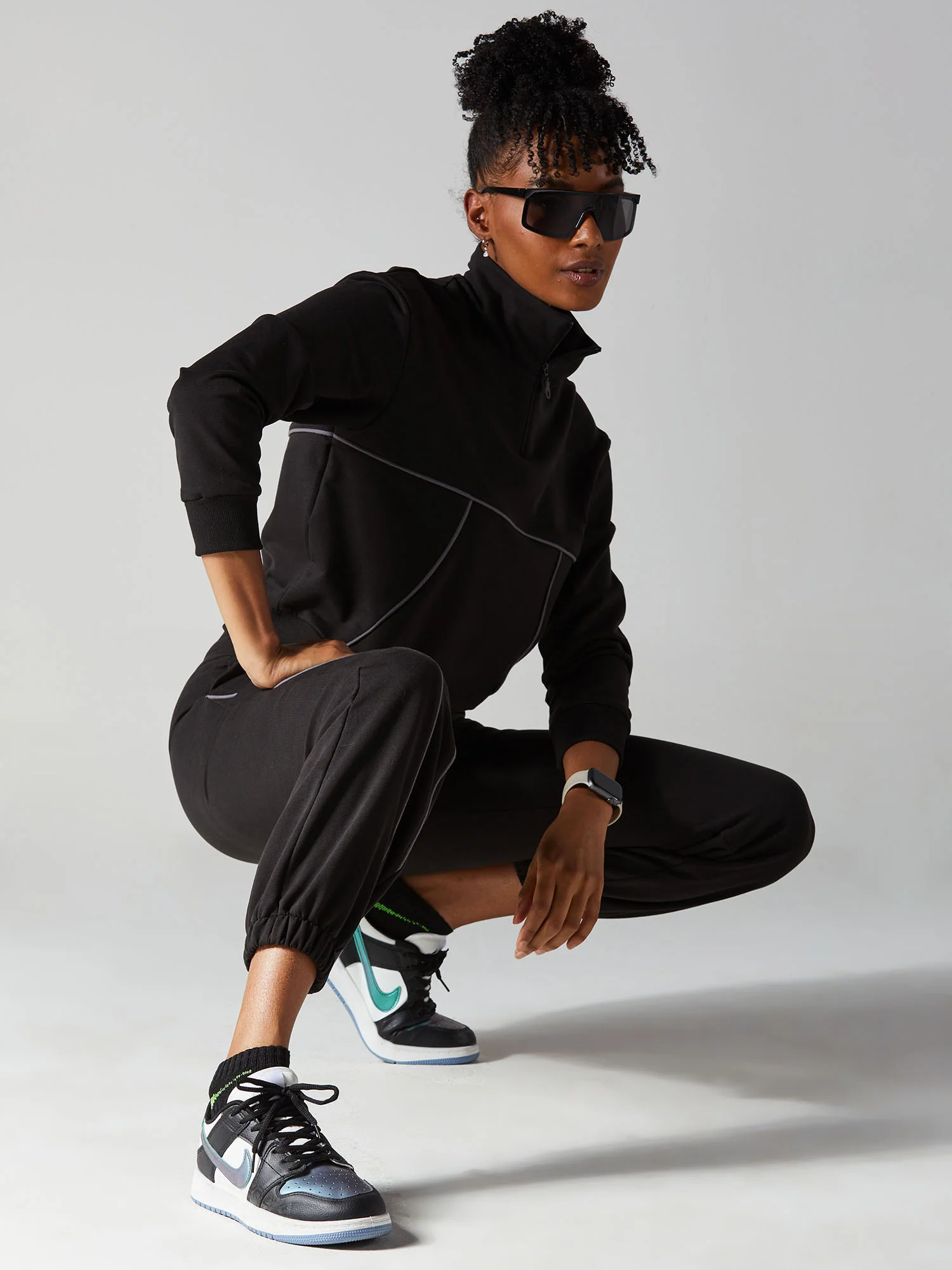 Urban Q-zip Sweatshirt - Image 6